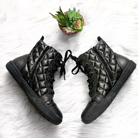 (7) b.o.c. LUXE black quilted lace up hightop trainers with side zip closure - Picture 5 of 13